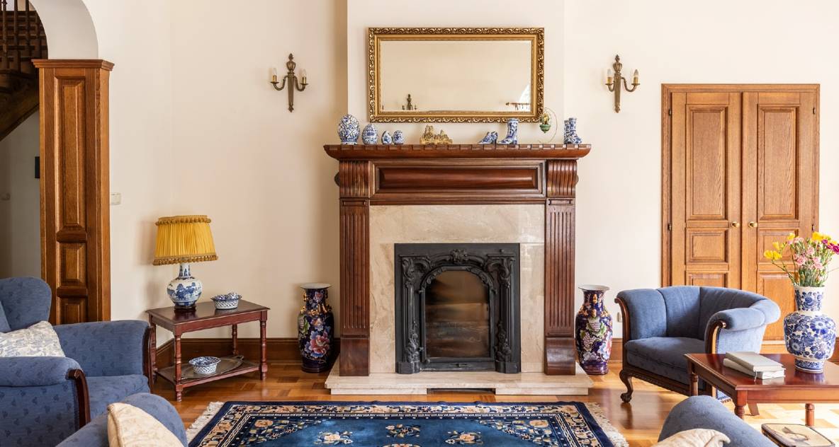 Nachlassverkauf - Möbel, Antiquitäten und Sammlerstücke